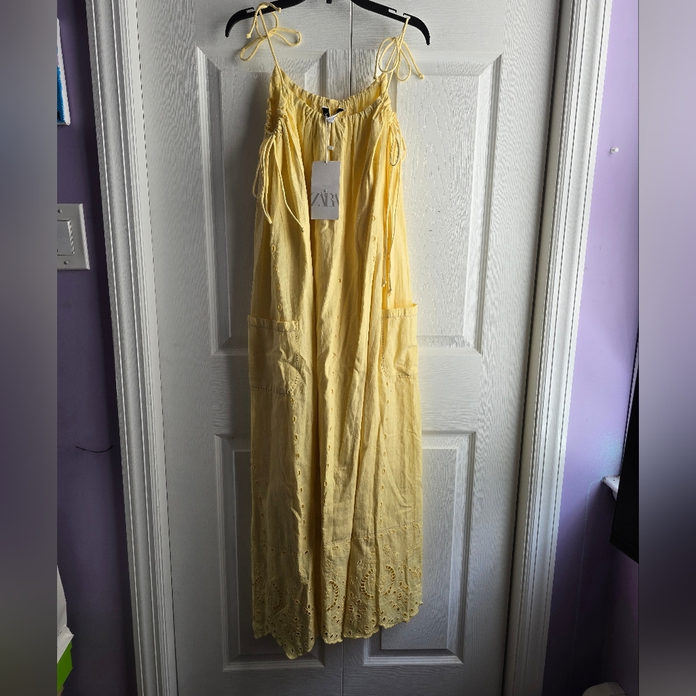 Zara Yellow Dress With Thin Straps With Pockets Size XS Length 50in